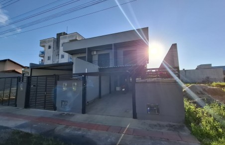 Sobrado Geminado com 1 quartos em Aririú, Palhoça